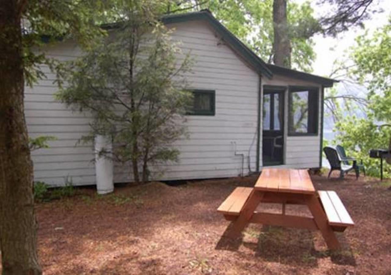 The Elms Waterfront Cottages Lake Luzerne Exterior photo